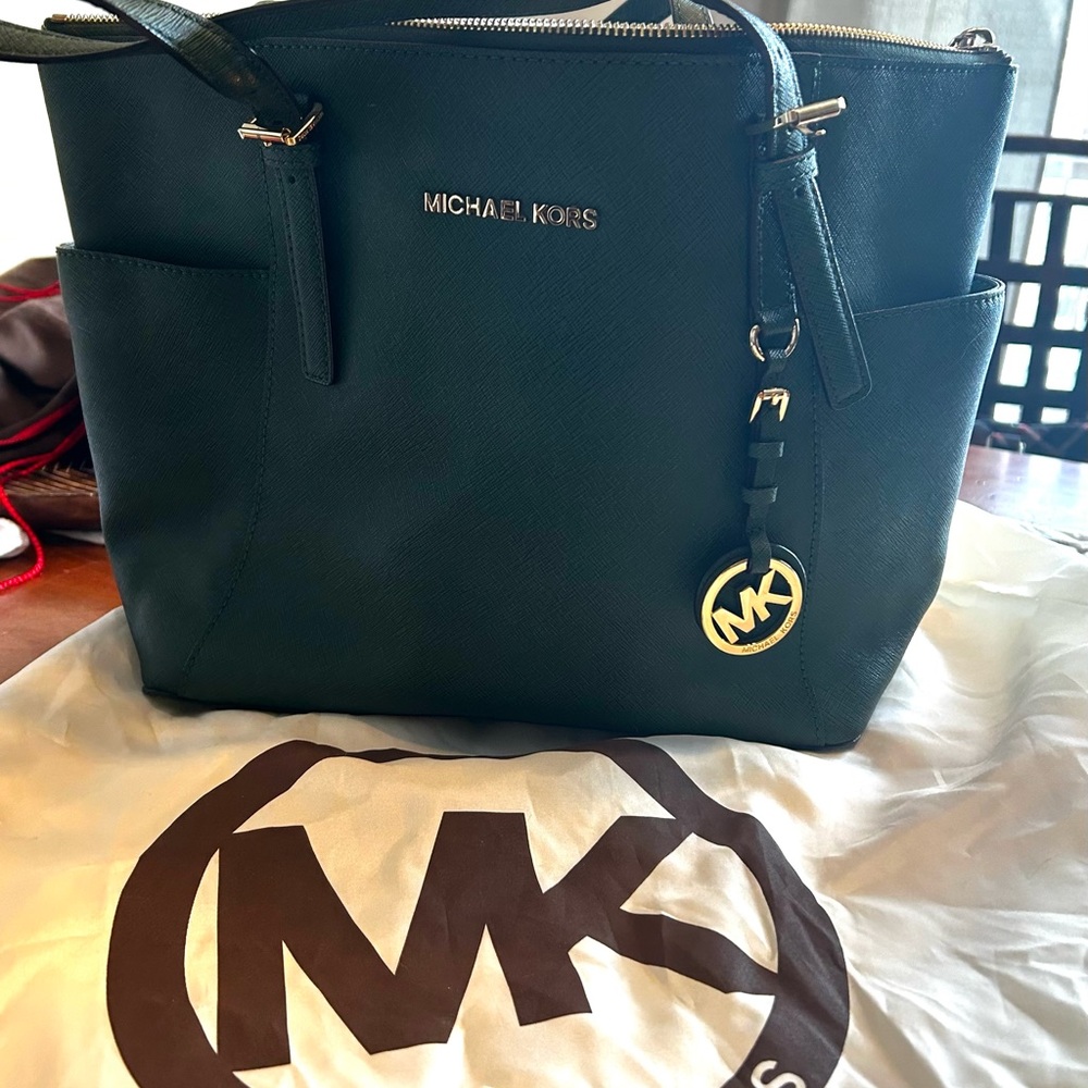 Michael Kors Jet Set Green tote Bag